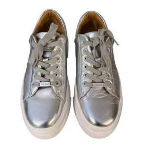 J SLIDES Women’s Leather Silver Round Toe Platform Sneaker Sz 8.5